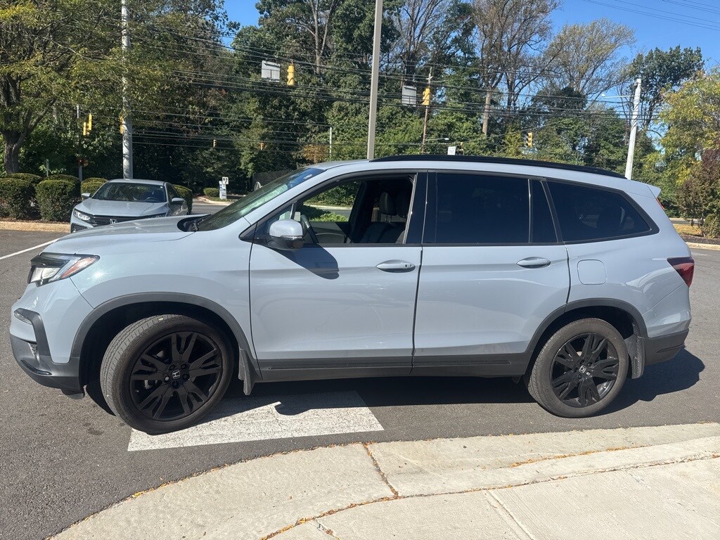 2022 Honda Pilot Black Edition photo 4