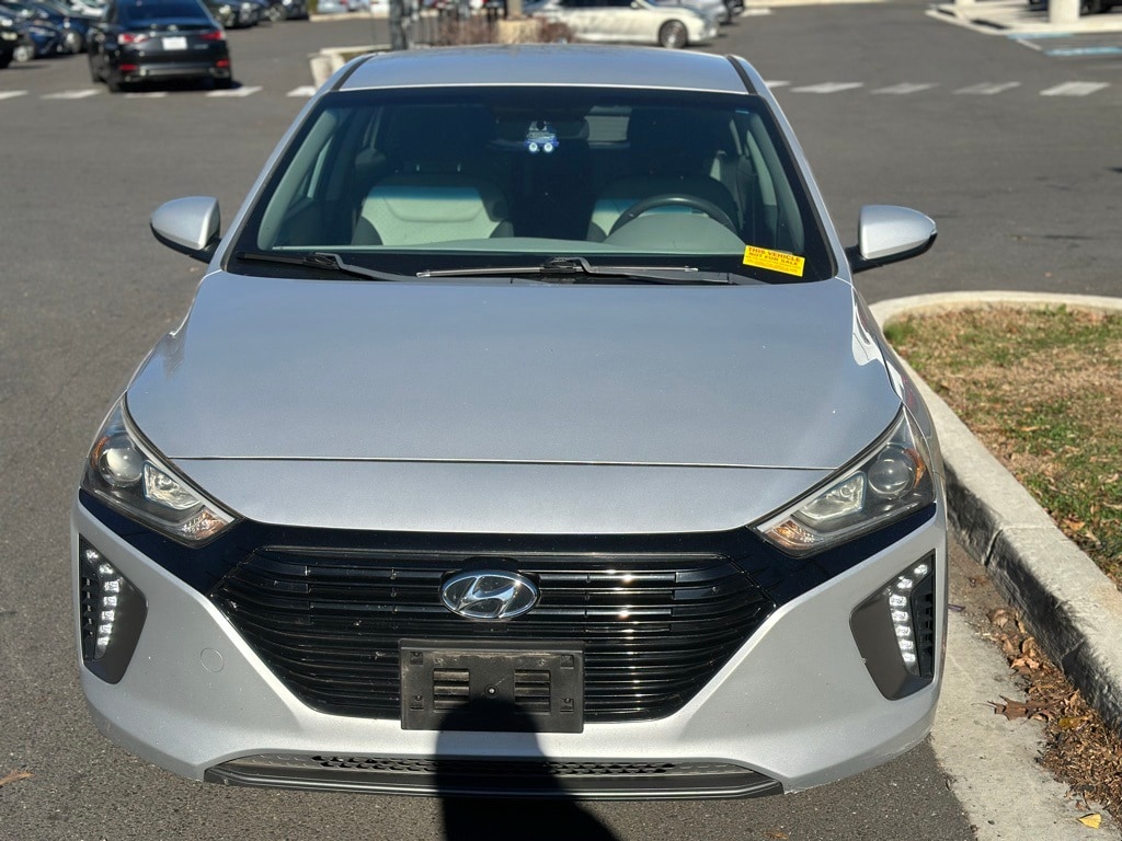Used 2017 Hyundai IONIQ Hybrid SEL Hatchback