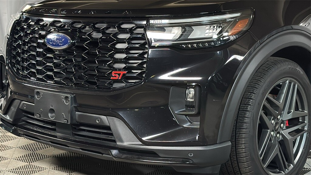 Used 2025 Ford Explorer ST SUV