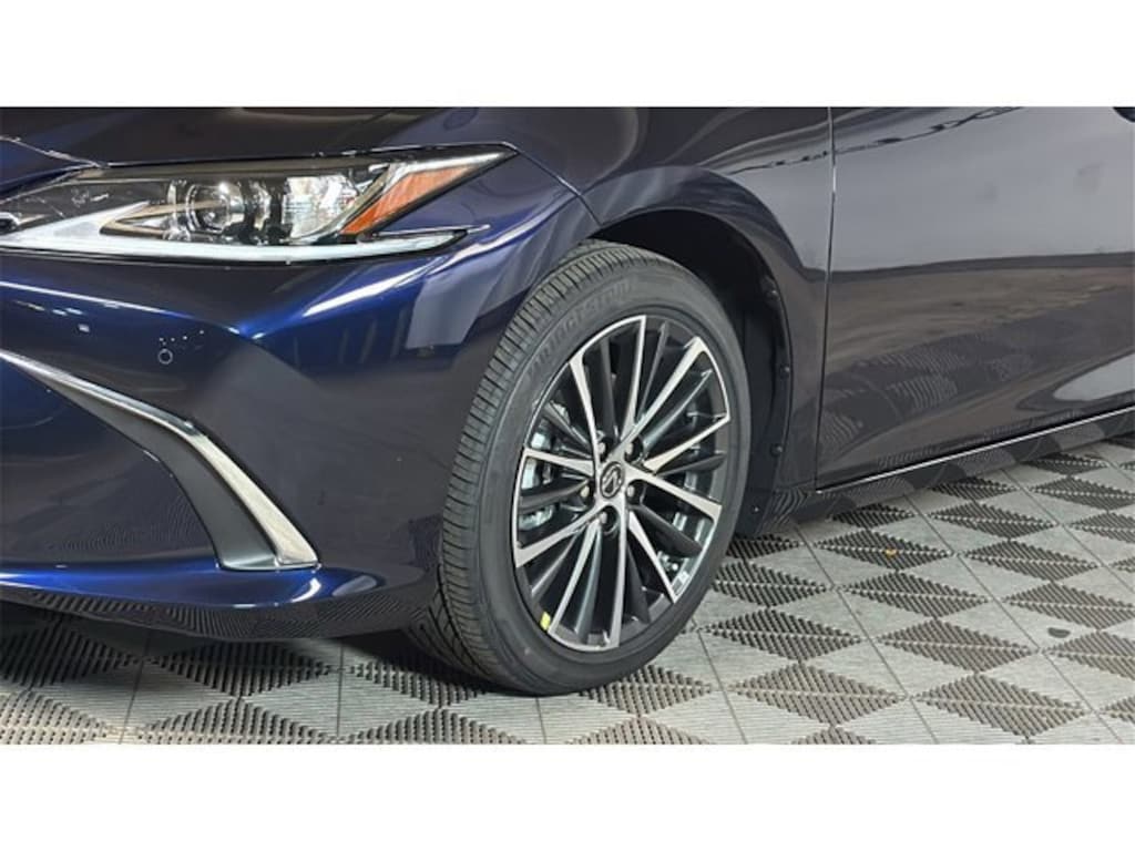 New 2025 Lexus ES 350 4-DOOR SEDAN