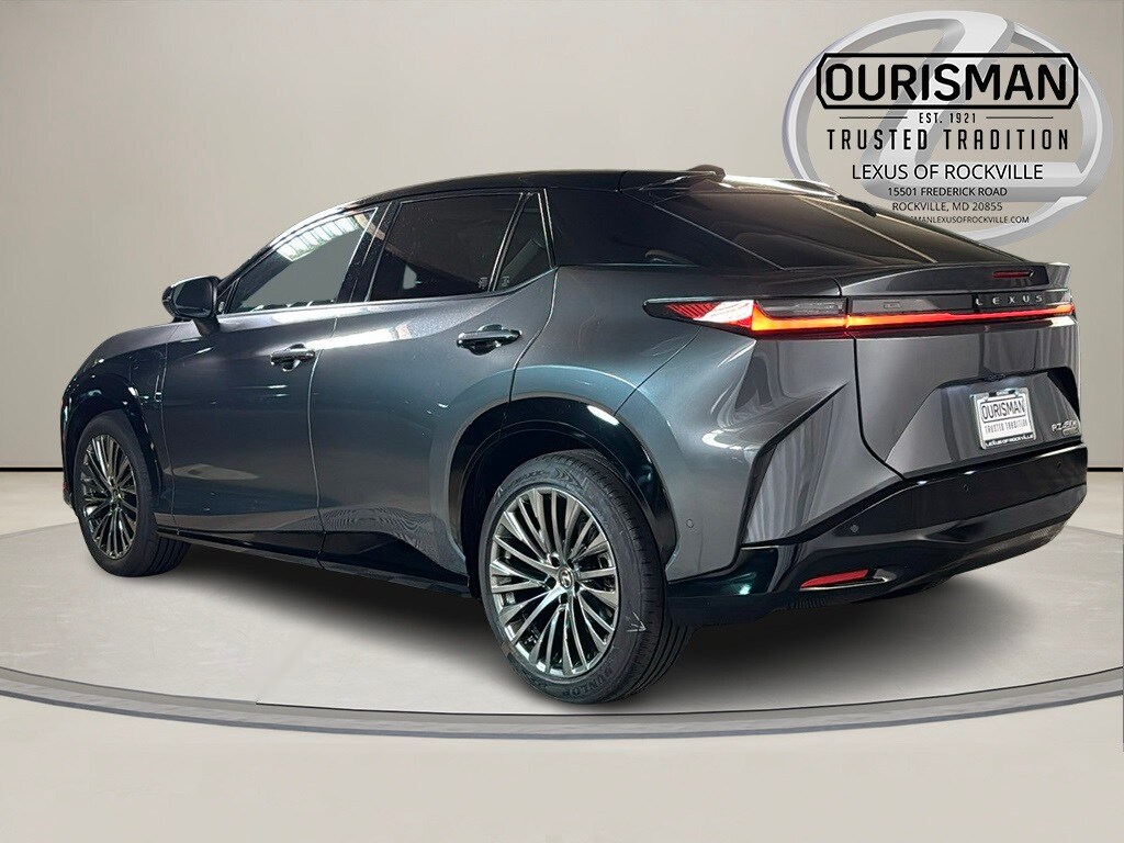 2023 Lexus RZ 450e Luxury photo 3