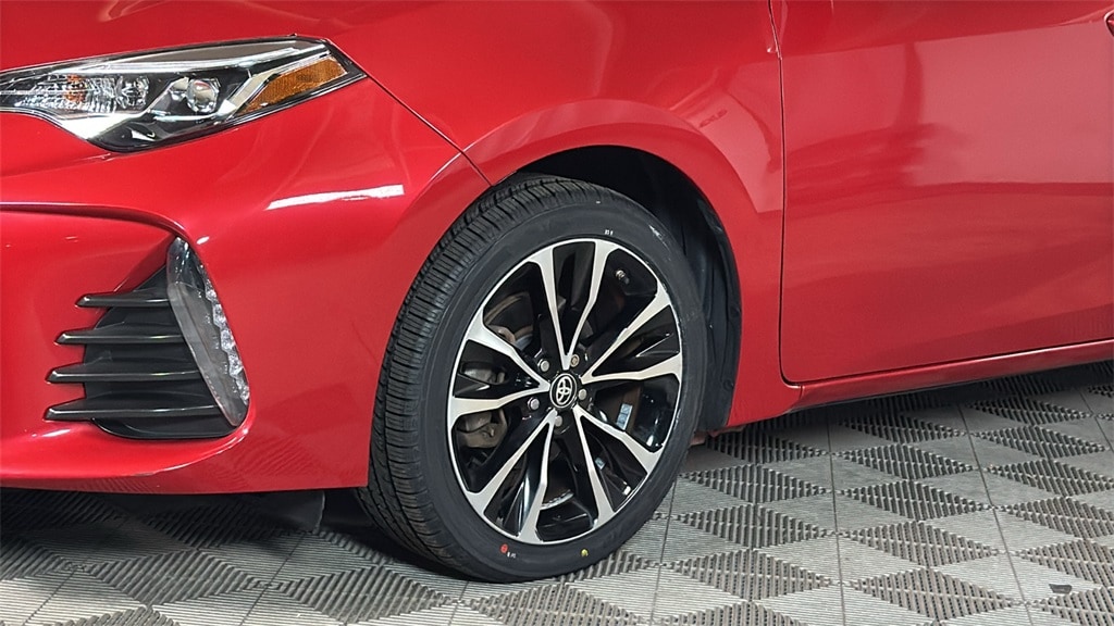 Used 2018 Toyota Corolla SE Sedan