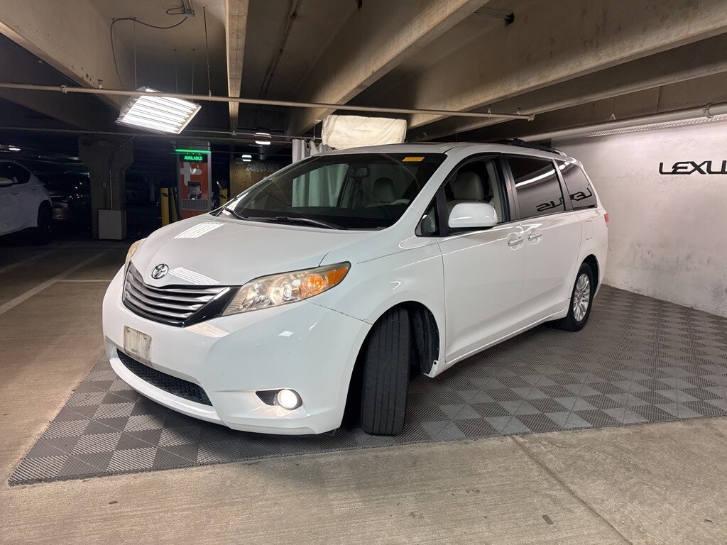 Used 2012 Toyota Sienna XLE 8 Passenger Minivan/Van