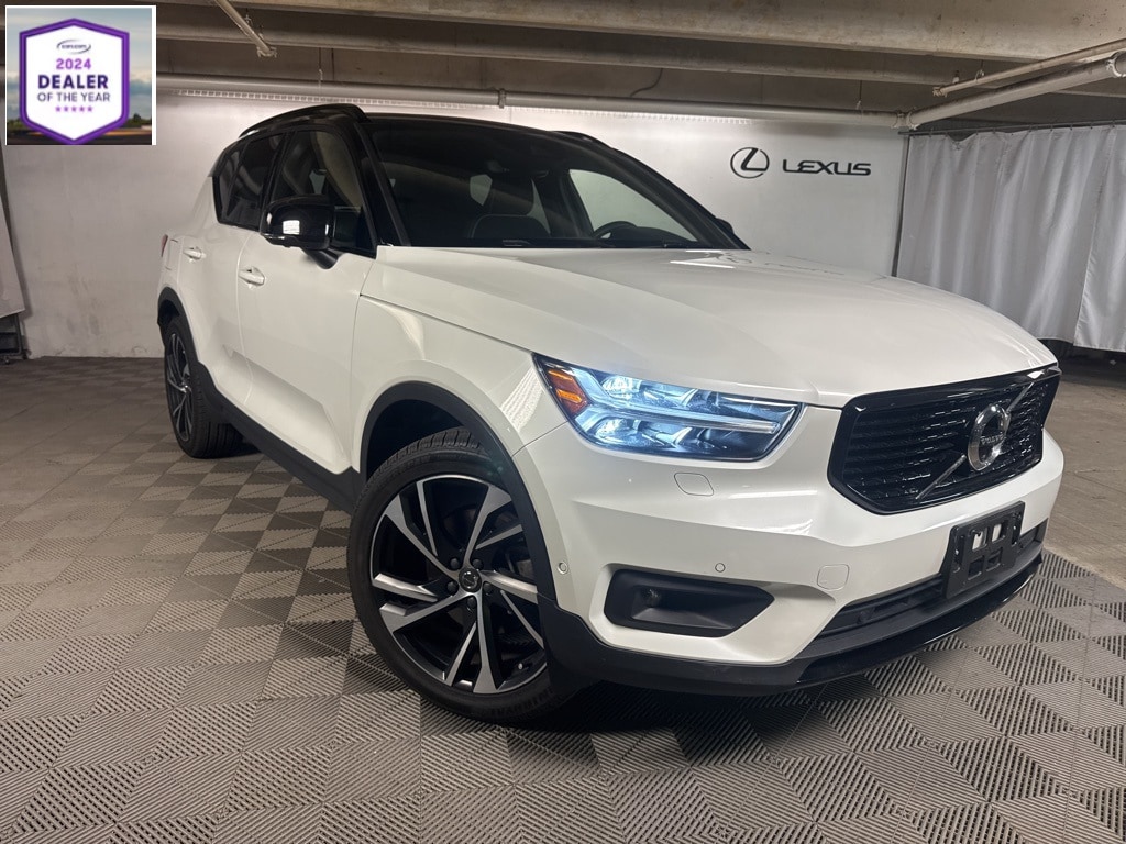 2021 Volvo XC40 R-Design's photo
