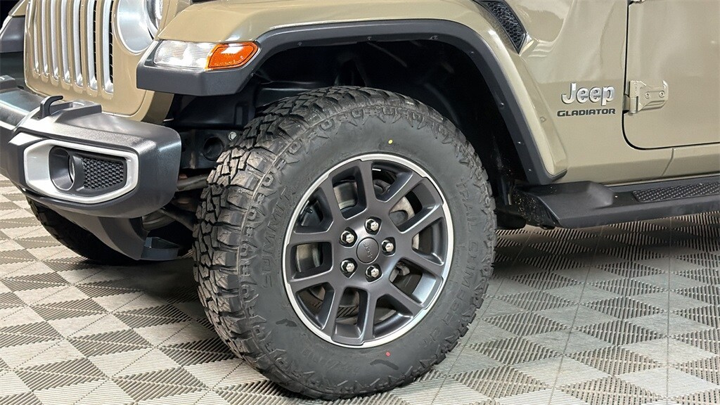 Used 2020 Jeep Gladiator Overland Truck