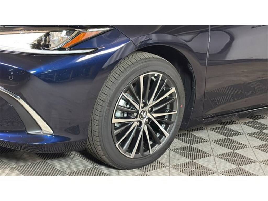 New 2025 Lexus ES 350 4-DOOR SEDAN