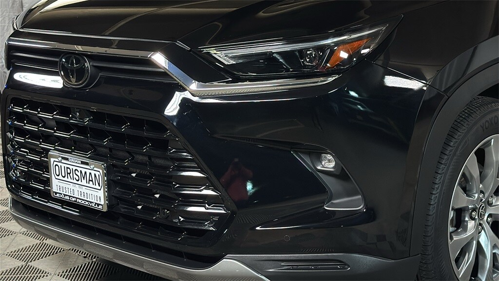 2025 Toyota Highlander Hybrid Limited photo 3