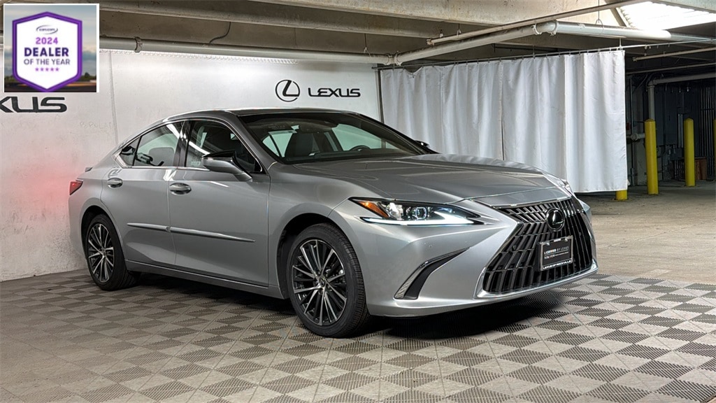 2023 Lexus ES Base's photo