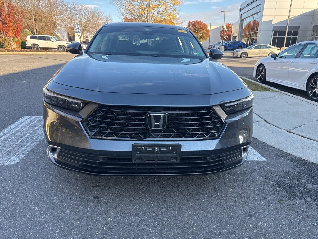 2023 Honda Accord Hybrid Touring photo 2