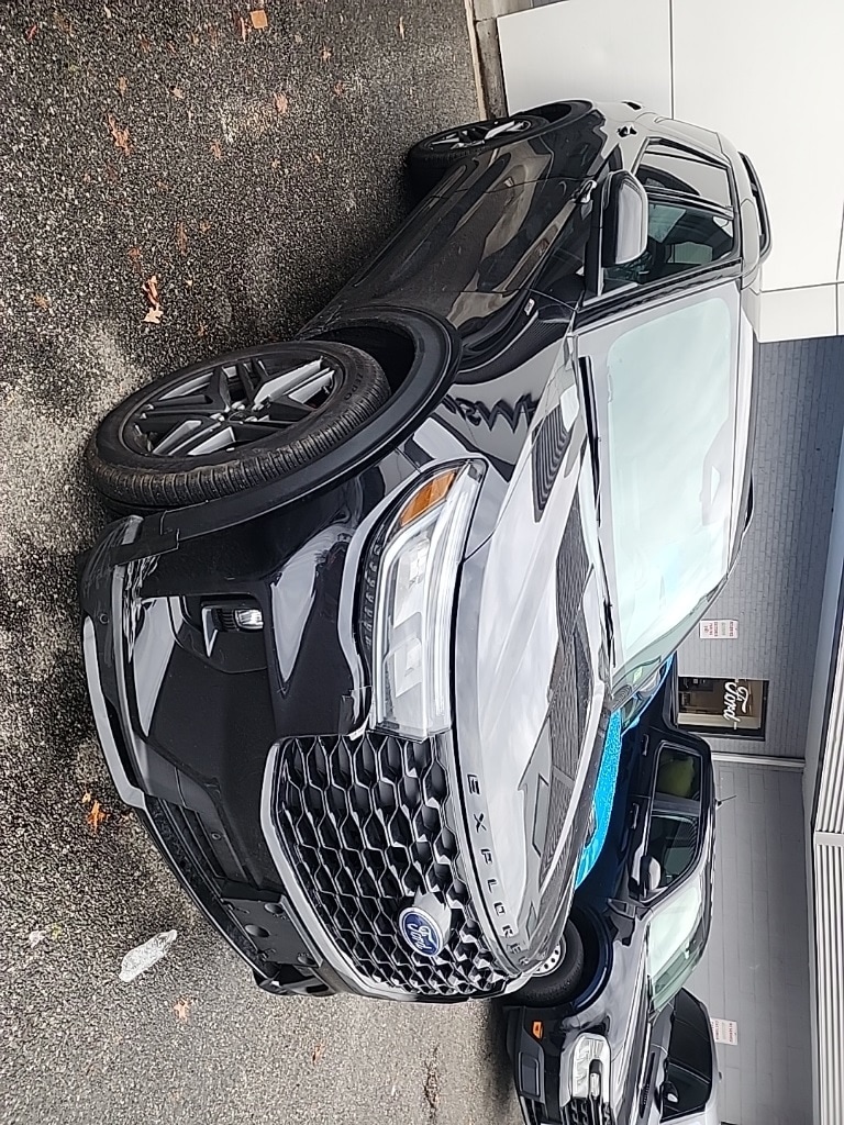 2025 Ford Explorer ST-LINE's photo