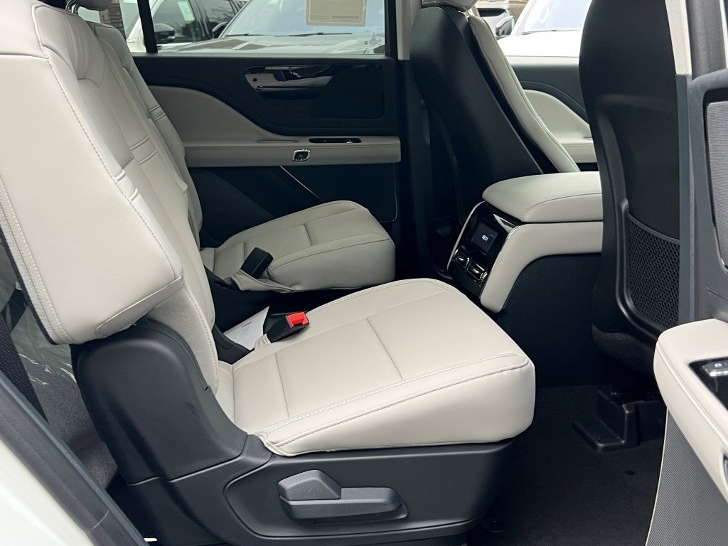 2026 Lincoln Aviator Premiere - Photo 12