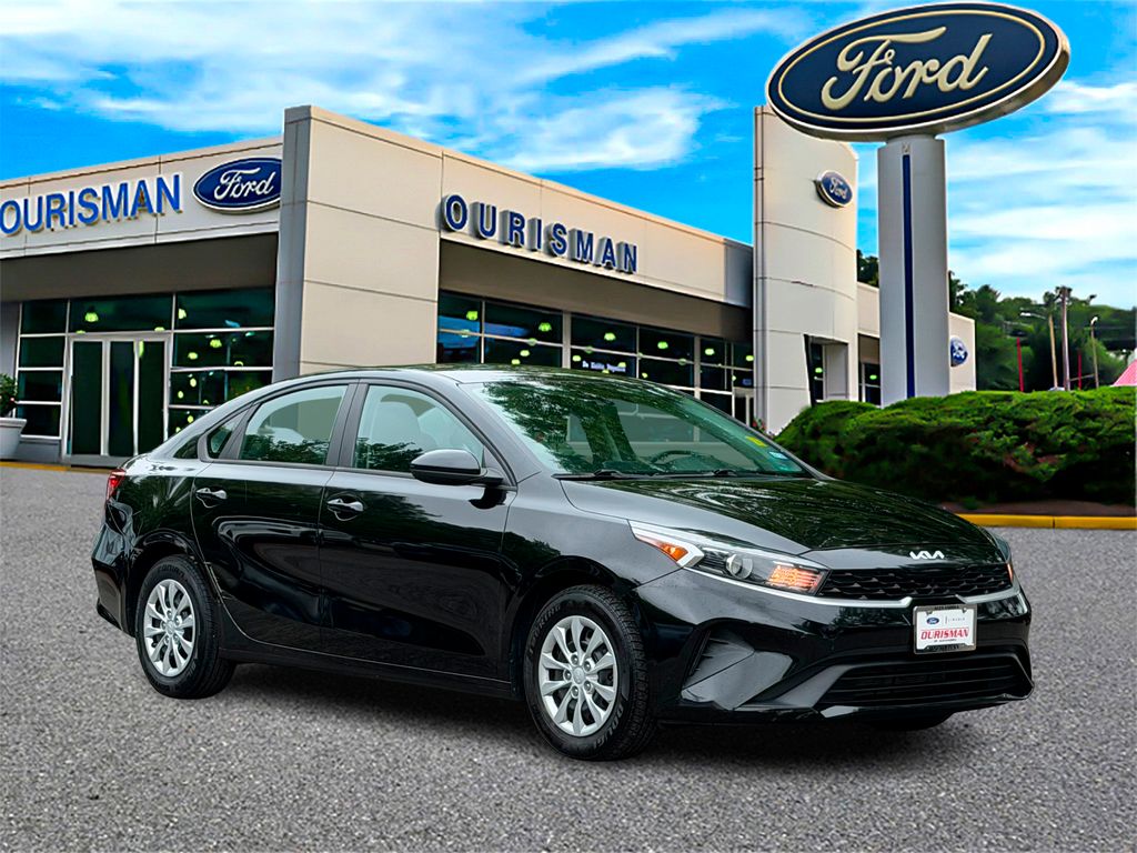 2022 Kia Forte FE AT's photo