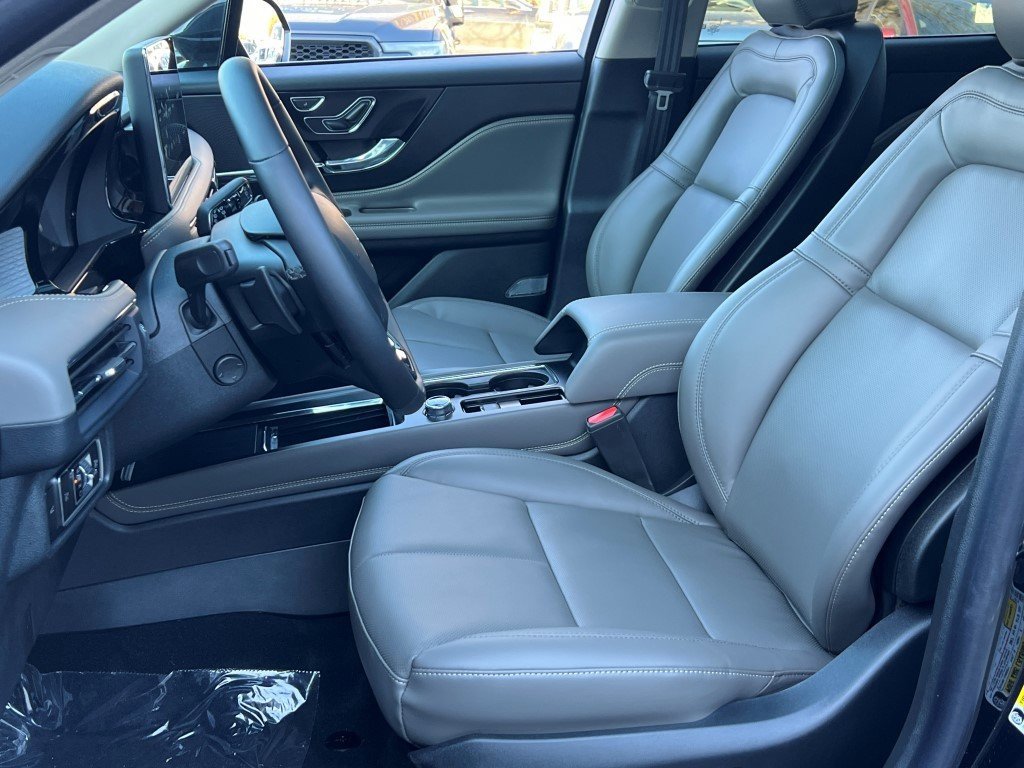 2026 Lincoln Corsair Premiere - Photo 13