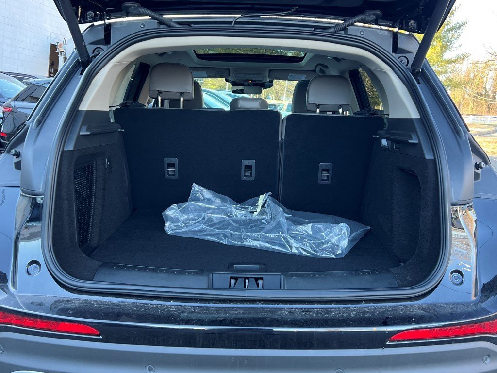 2026 Lincoln Corsair Premiere - Photo 11