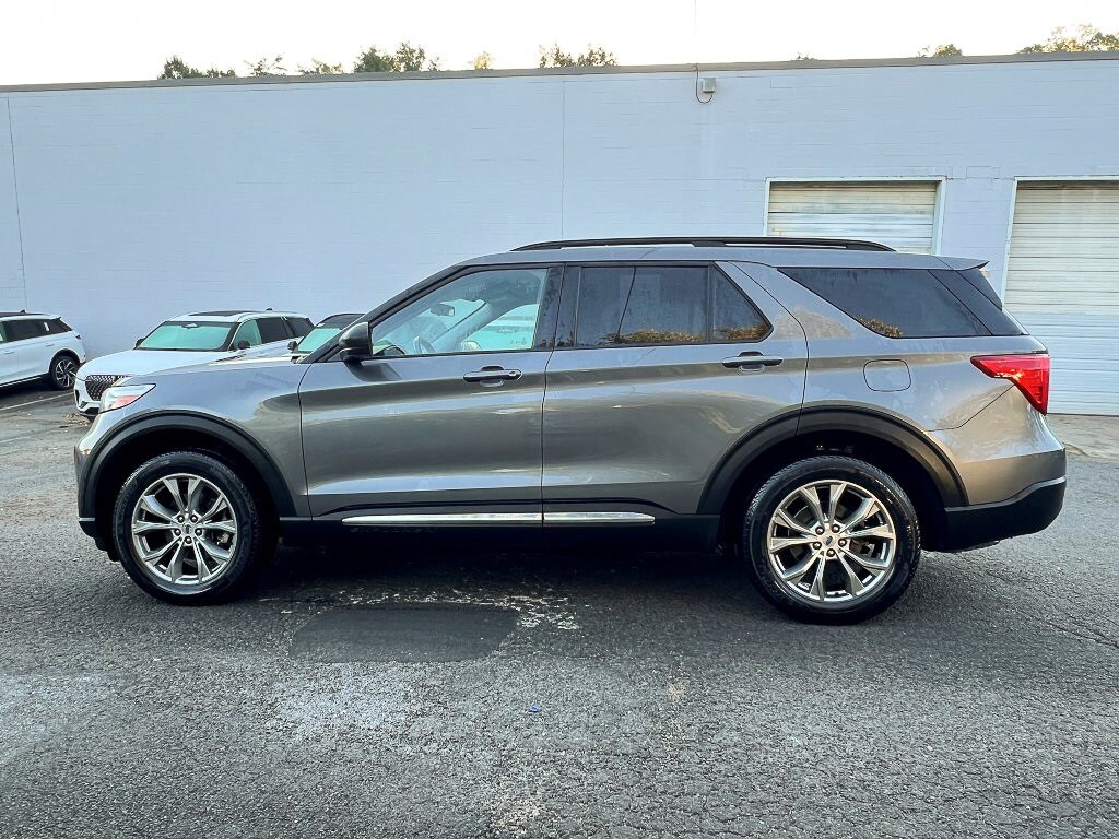 2022 Ford Explorer XLT photo 2