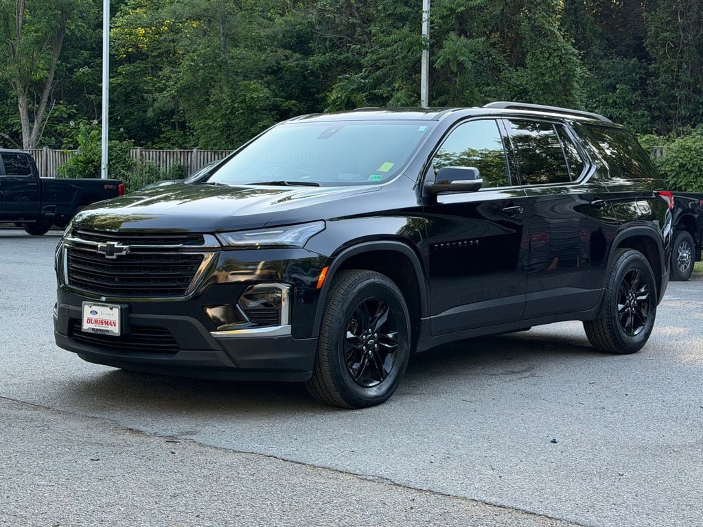 2023 Chevrolet Traverse FWD LS's photo