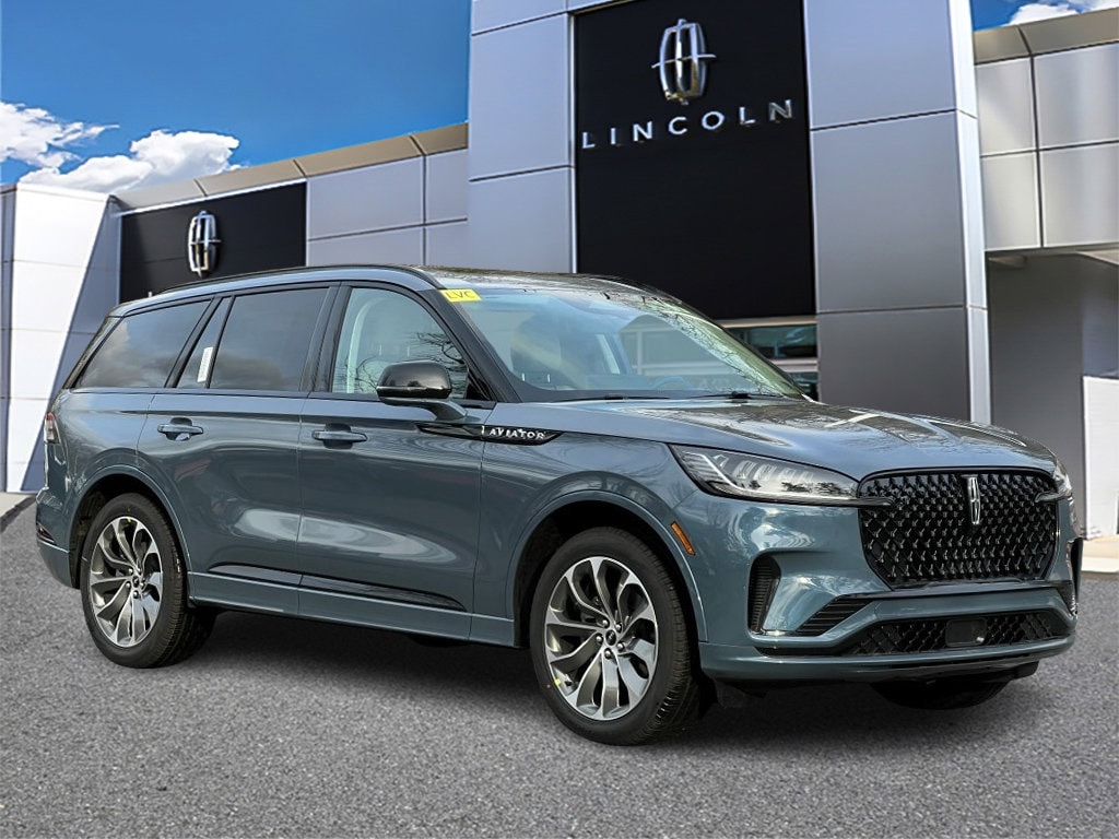 2026 Lincoln Aviator Premiere AWD's photo
