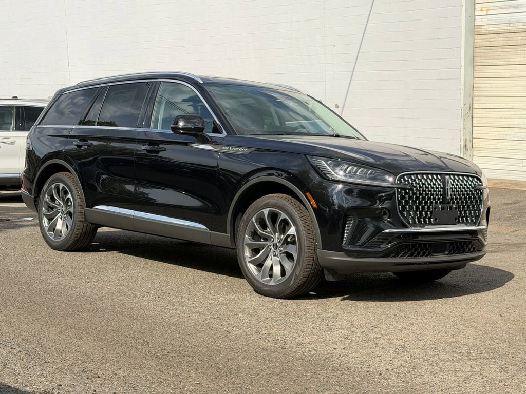 2026 Lincoln Aviator Premiere AWD's photo