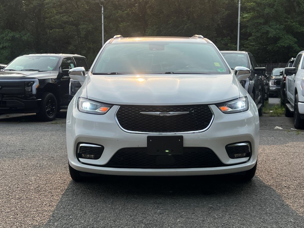 Certified 2021 Chrysler Pacifica Limited with VIN 2C4RC3GG9MR553924 for sale in Alexandria, VA