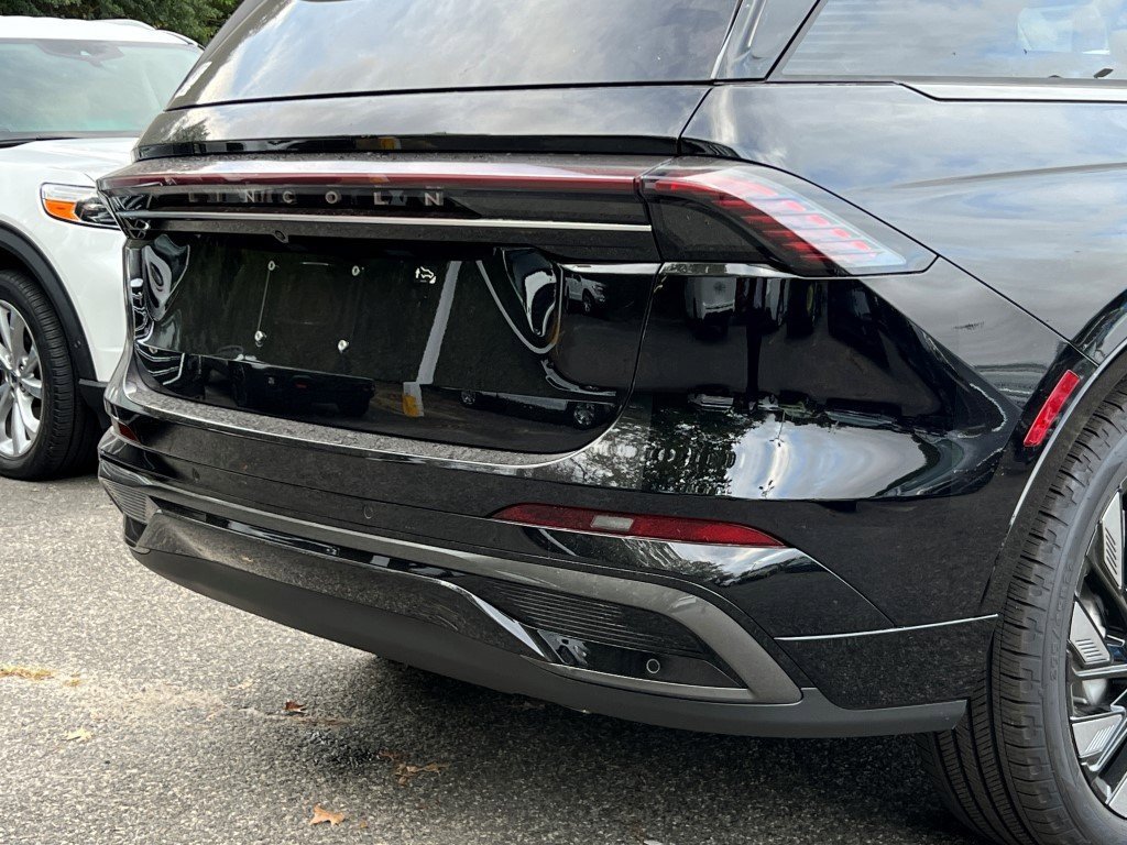 2026 Lincoln Nautilus Reserve photo 2