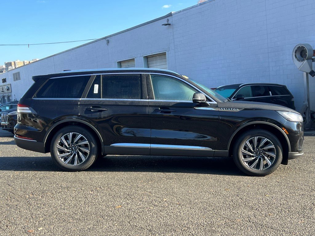 2025 Lincoln Aviator Premiere photo 3