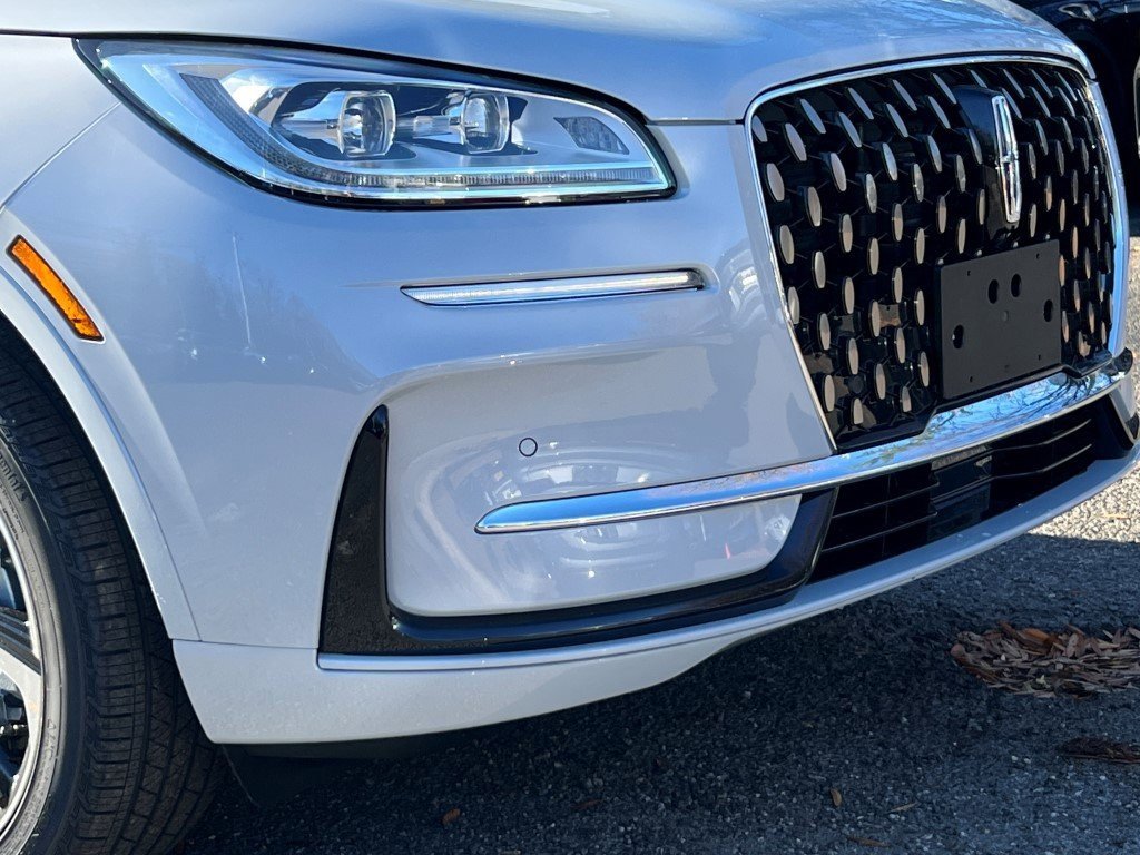 2026 Lincoln Corsair Grand Touring photo 2