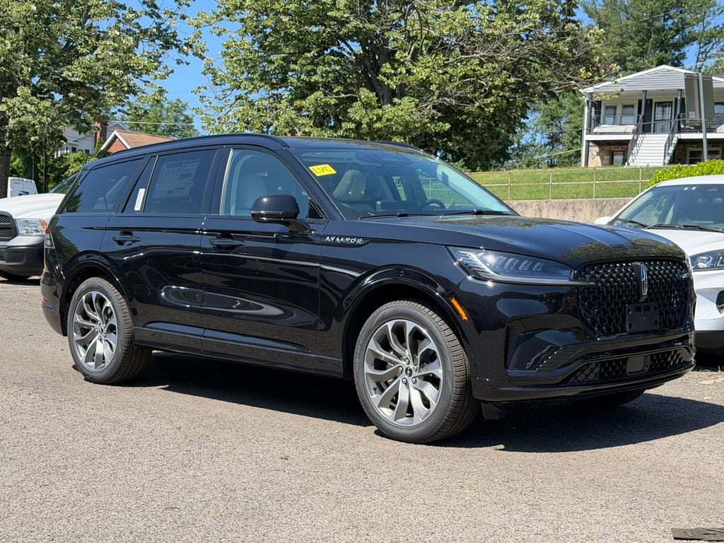 2026 Lincoln Aviator Premiere AWD's photo