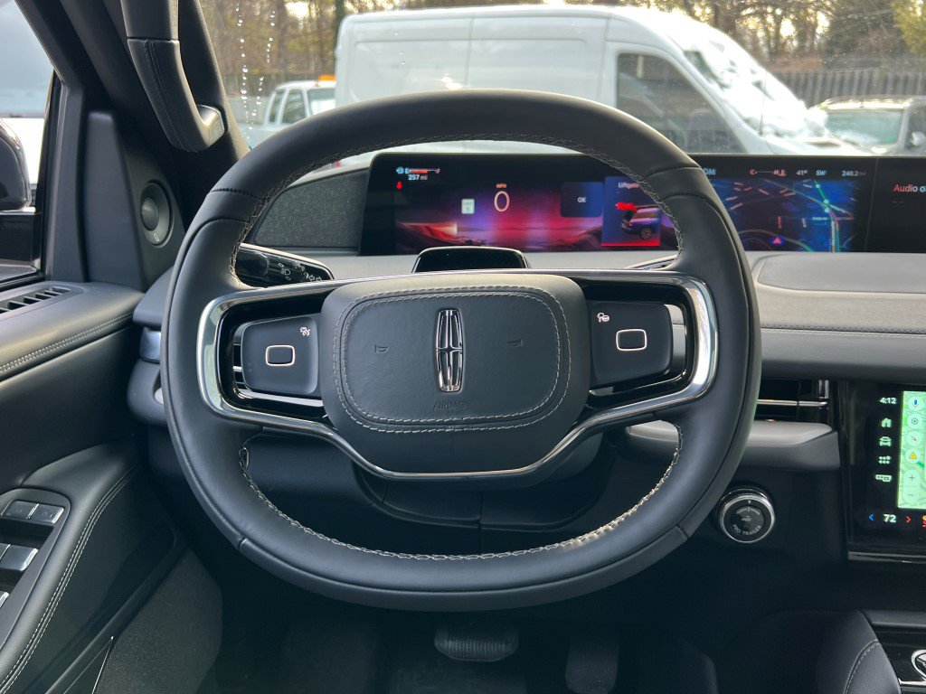 2025 Lincoln Navigator Reserve L - Photo 16