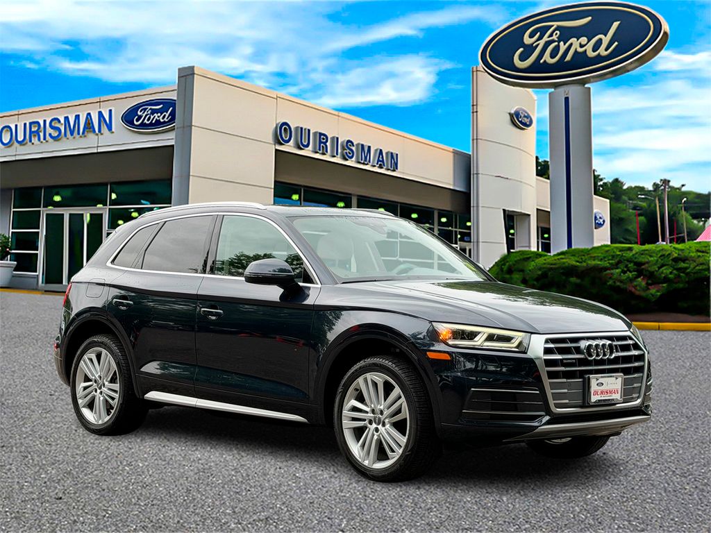 2018 Audi Q5 2.0T quattro S tronic Premium Plus's photo