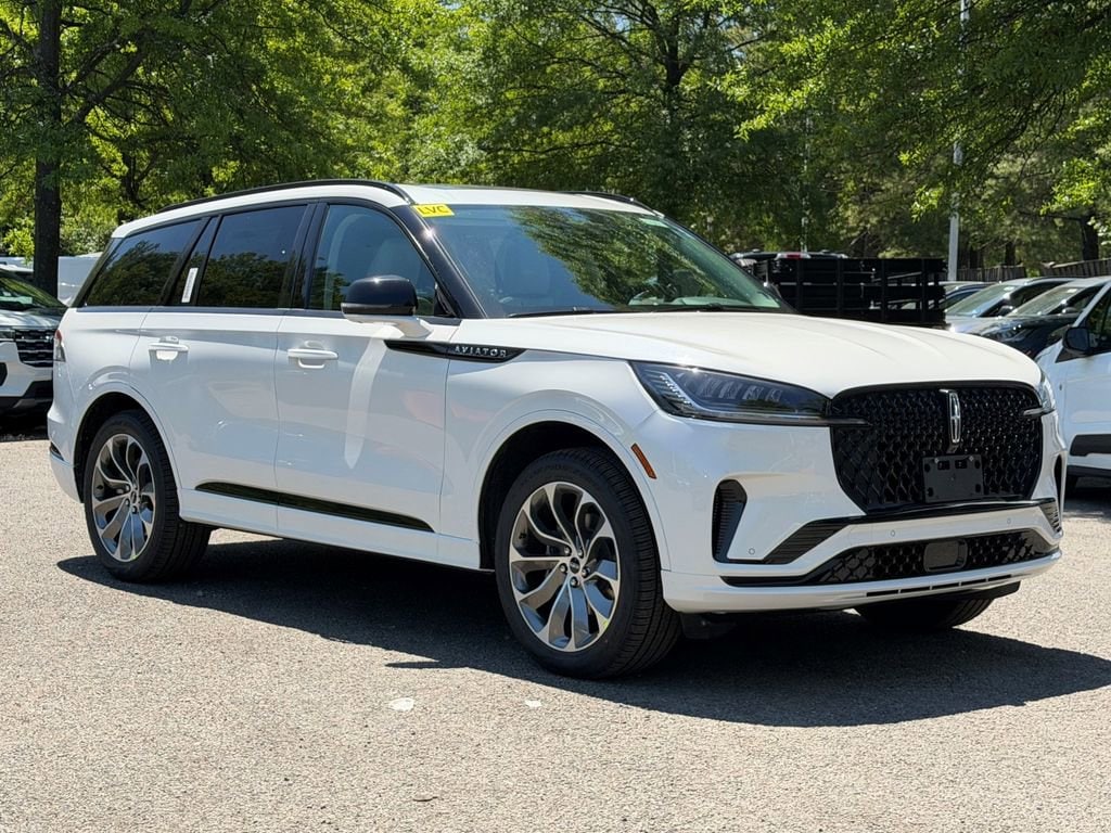 2026 Lincoln Aviator Premiere AWD's photo