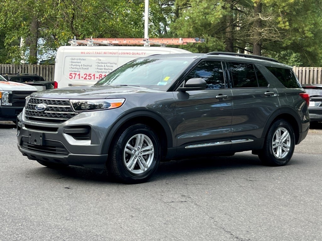 2023 Ford Explorer XLT photo 2