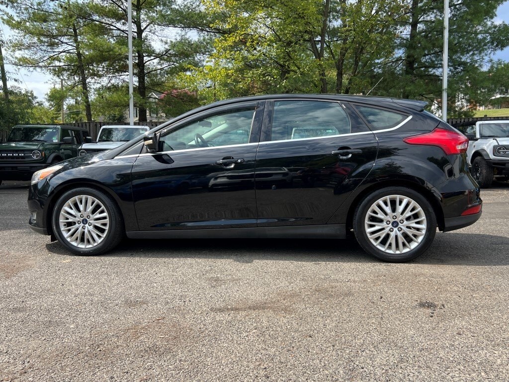 2018 Ford Focus Titanium photo 2