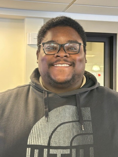 Staff member Antonio Green from ID_108d783532a7