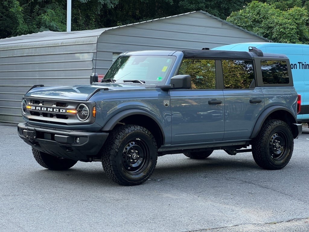 2023 Ford Bronco Big Bend photo 2