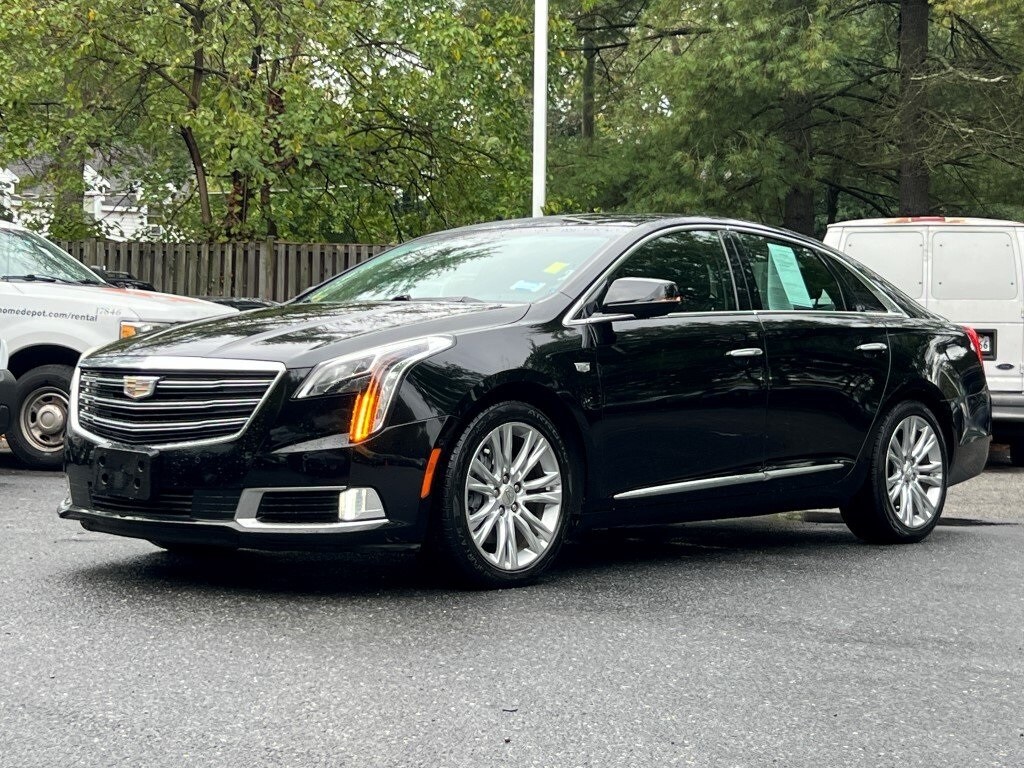 2019 Cadillac XTS Luxury photo 2