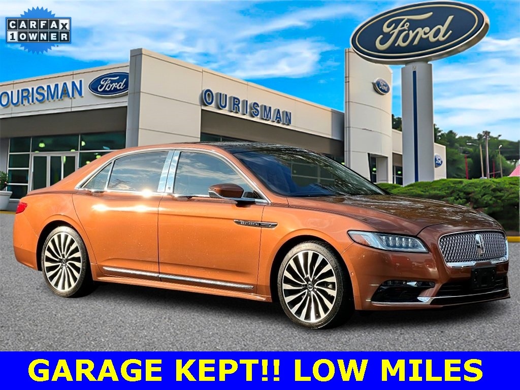 2017 Lincoln Continental Black Label's photo