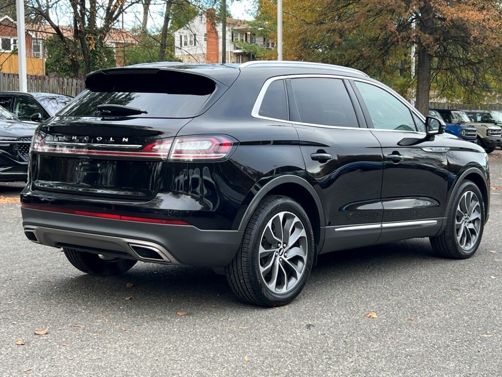 2023 Lincoln Nautilus Reserve photo 2