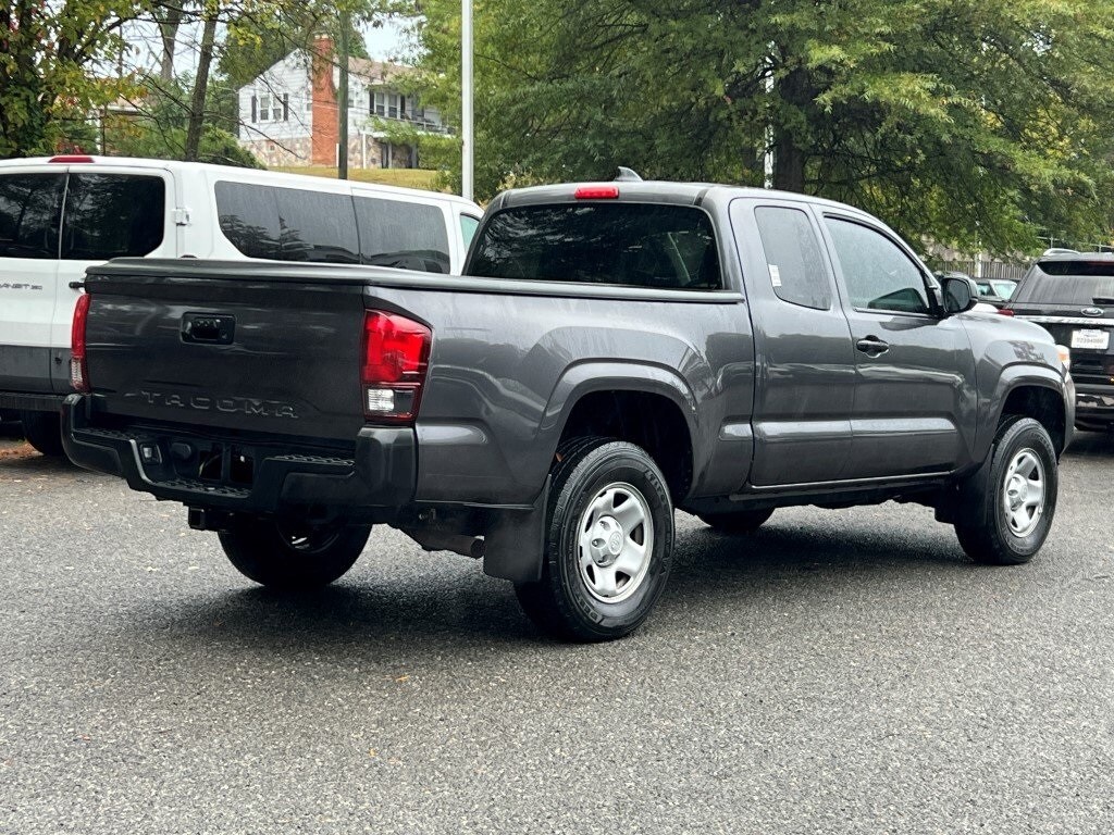 2022 Toyota Tacoma SR photo 4