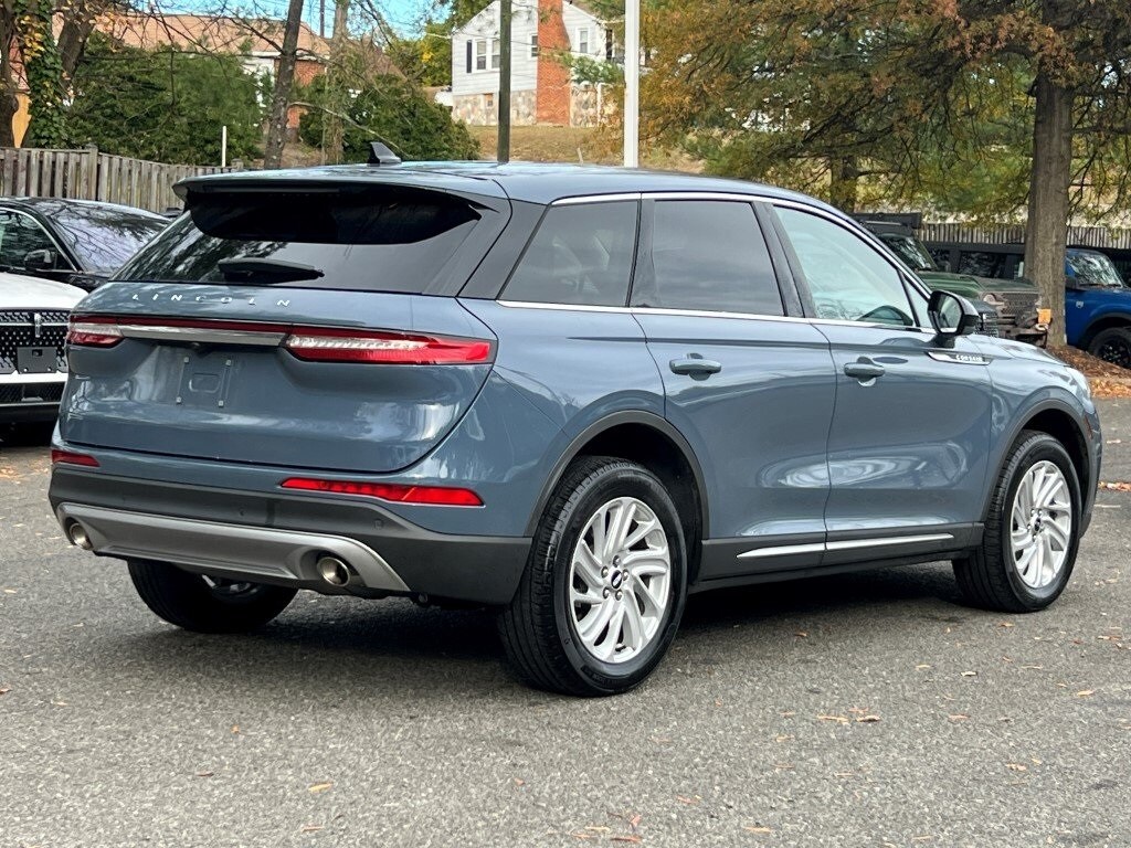 2023 Lincoln Corsair Standard photo 3