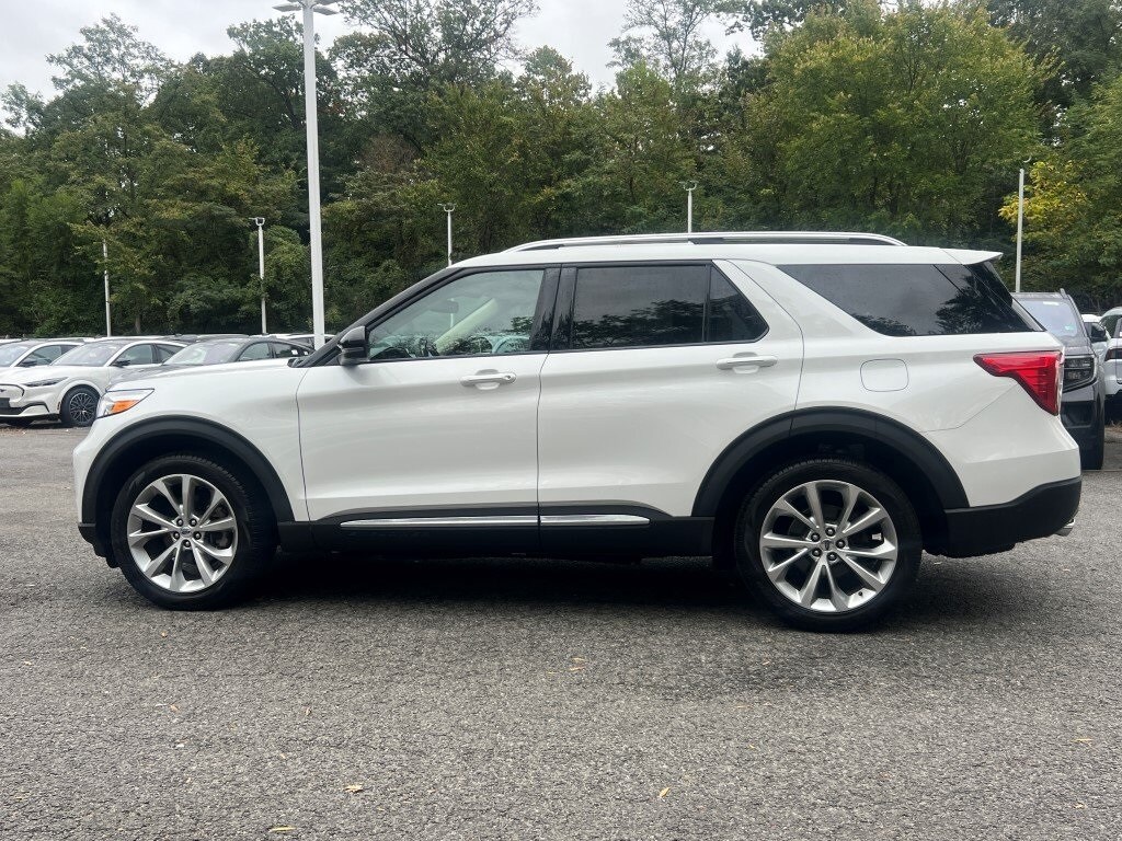 2021 Ford Explorer Platinum photo 2