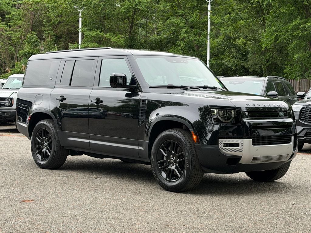 2023 Land Rover Defender S's photo