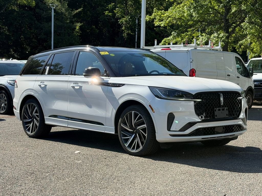 2026 Lincoln Aviator Black Label AWD's photo