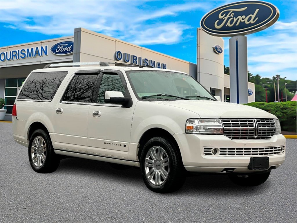 2014 Lincoln Navigator Base's photo
