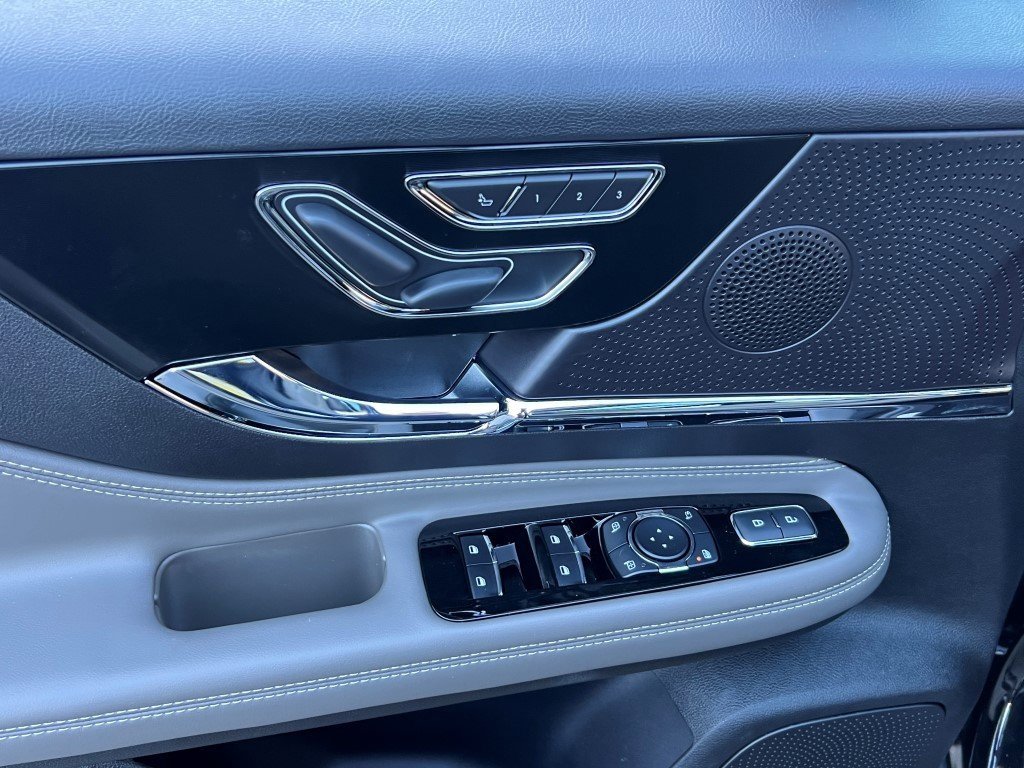 2026 Lincoln Corsair Premiere - Photo 12