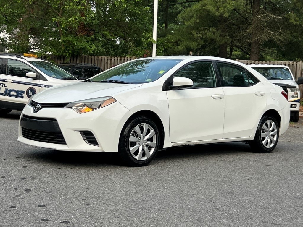 Used 2016 Toyota Corolla LE with VIN 5YFBURHEXGP485250 for sale in Alexandria, VA