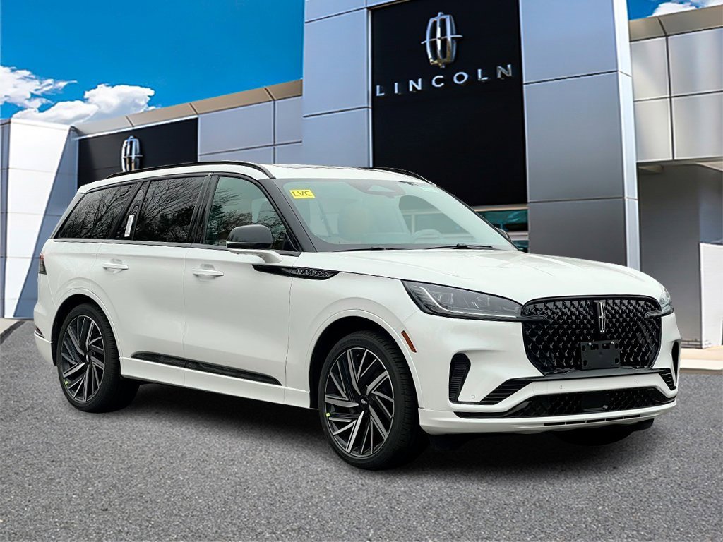 2026 Lincoln Aviator Black Label's photo