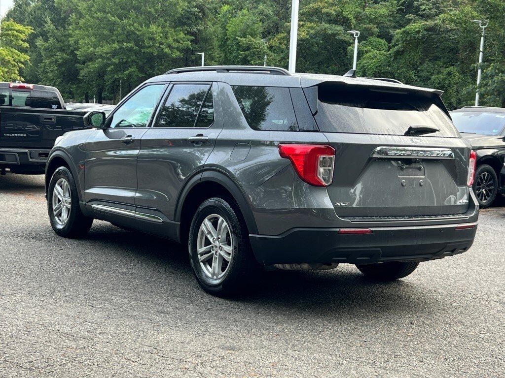 2021 Ford Explorer XLT photo 3