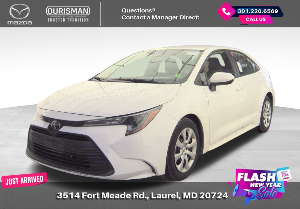 2024 Toyota Corolla LE's photo
