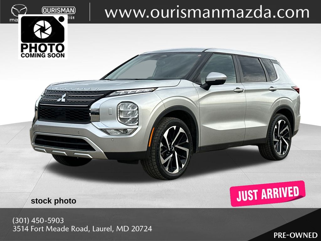 2023 Mitsubishi Outlander SE Black Edition photo 4