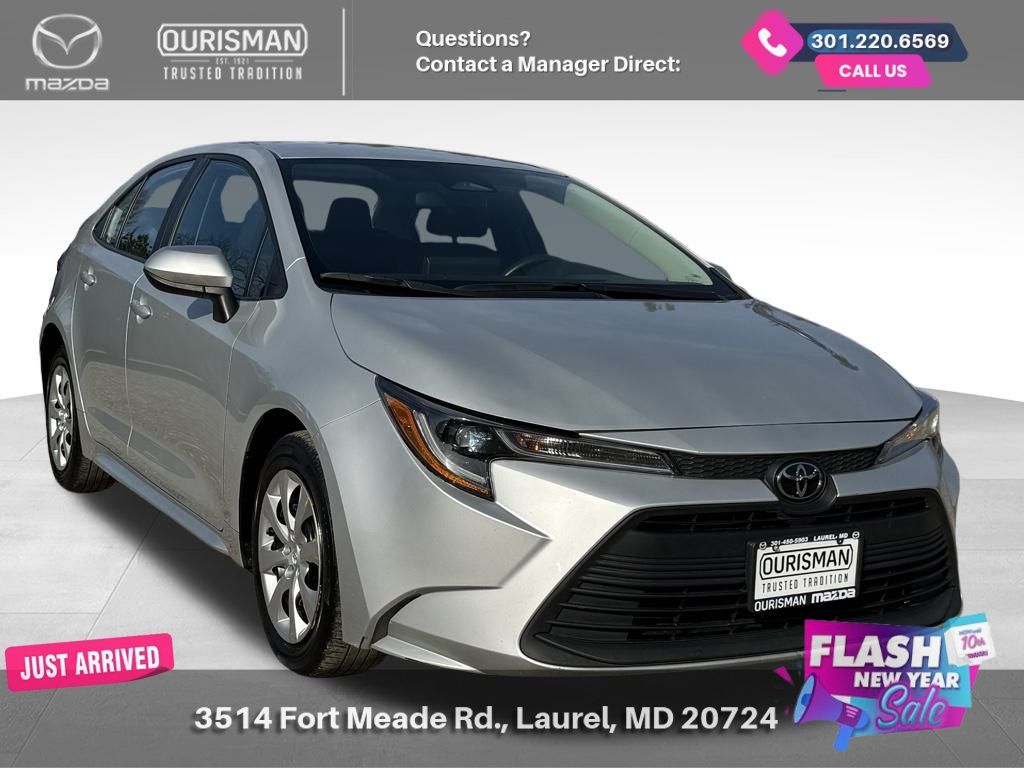 2024 Toyota Corolla LE's photo